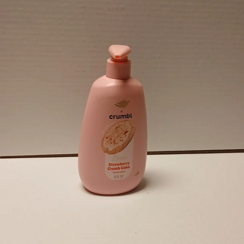 Dove Crumbl Strawberry Crumb Cake Hand Wash NWT - Picture 3 of 6